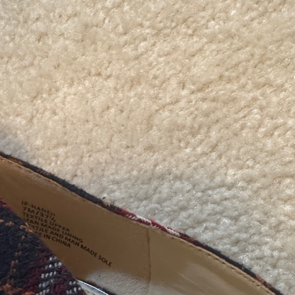 Jessica Simpson Plaid Pointed Pumps in Navy and Burgundy - Picture 3 of 3